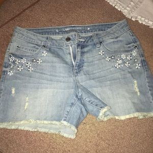 JENNIFER LOPEZ JEAN SHORTS SEWED ON BEADS